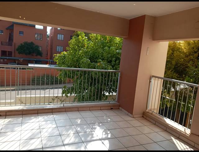 2 BEDROOM APARTMENT FOR SALE IN SUNNINGHILL